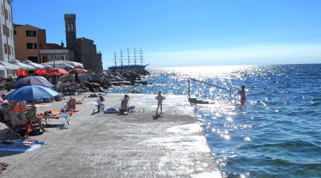 Apart Seaview Пиран Екстериор снимка