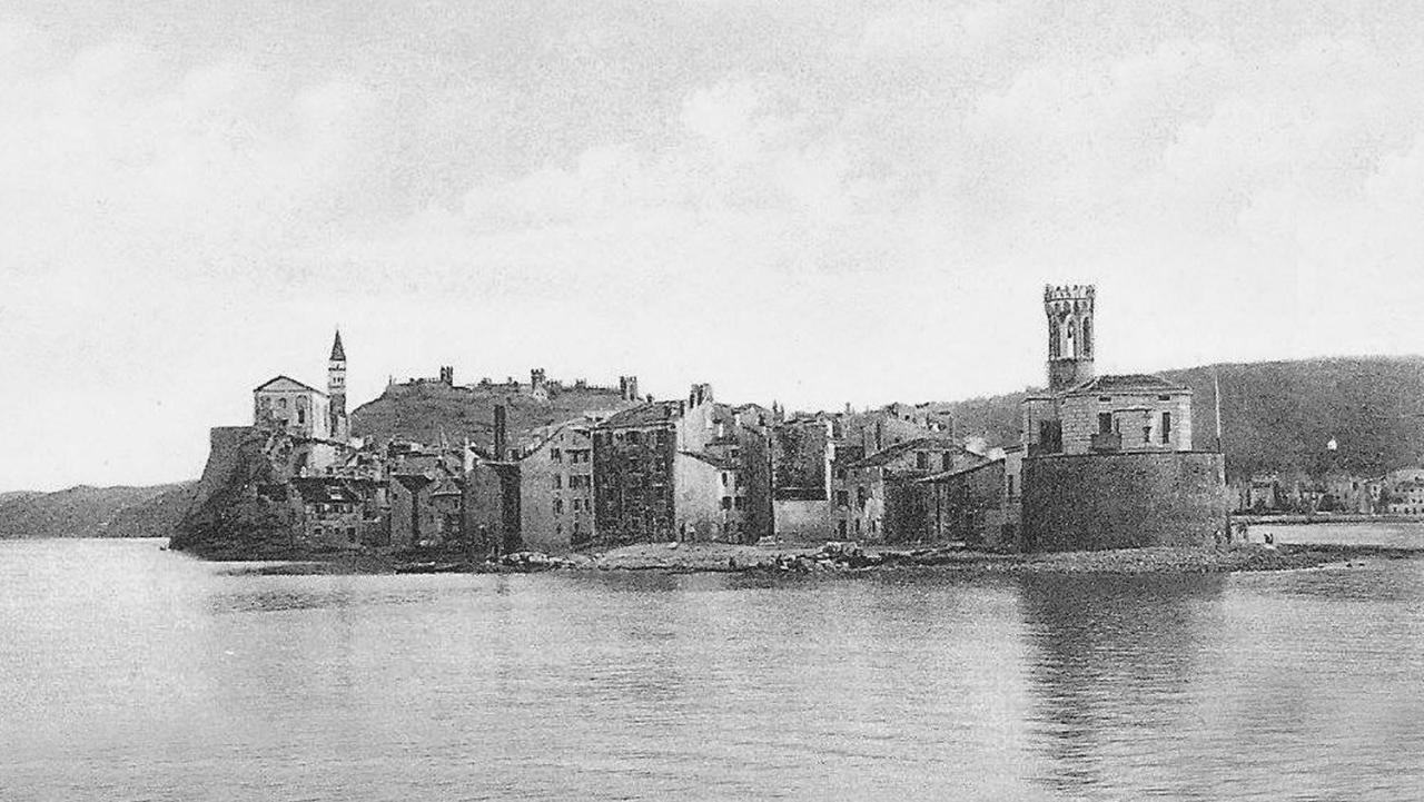 Apart Seaview Пиран Екстериор снимка